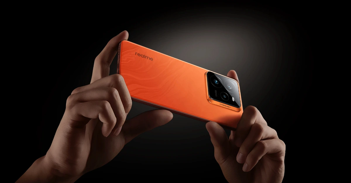 This Realme phone can zoom 120x and charge in minutes